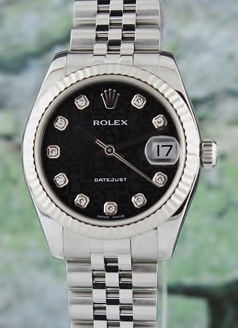 A ROLEX MID SIZE STAINLESS STEEL OYSTER PERPETUAL DATEJUST / 178274